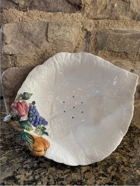 STUNNING MAJOLICA BASANO ITALY LEAF Strainer/Collander Bowl PriceFirm!